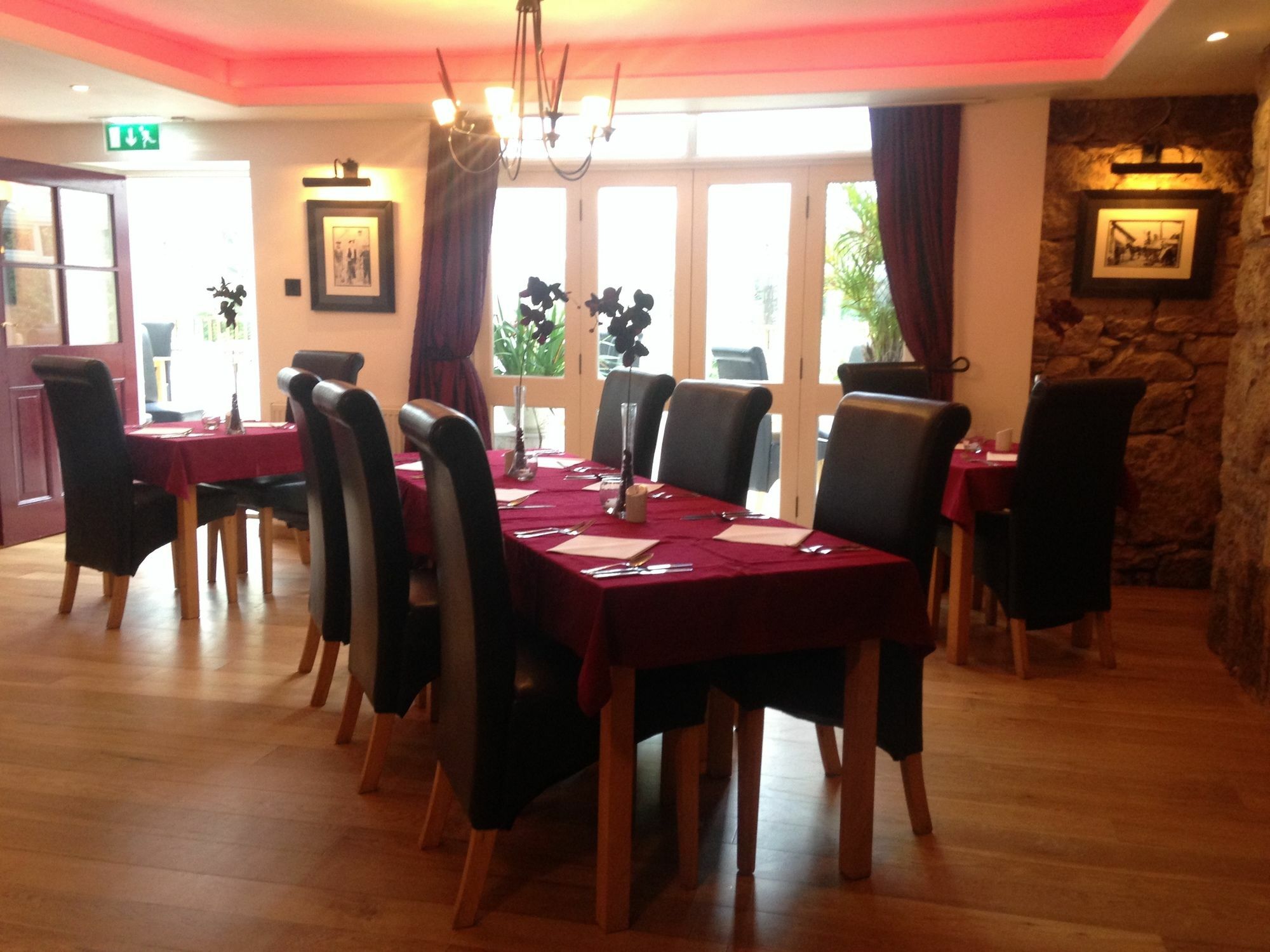The Waterwheel Hotel เซนต์ออสเทลล์ ภายนอก รูปภาพ